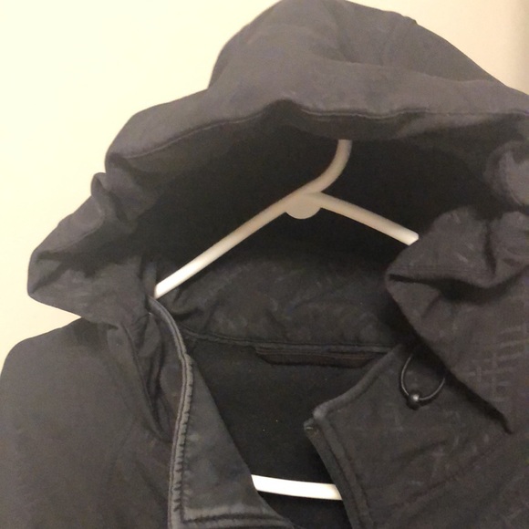 Women’s Chillax plus size coat. - Picture 4 of 4